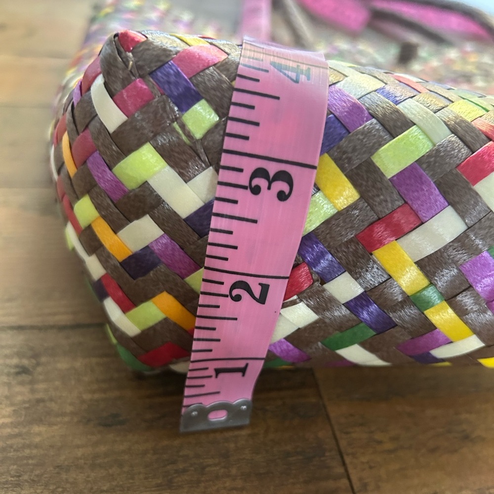 Colorful Woven Tote Bag with Pom Poms keychains made out of recycled plastic - Picture 11 of 11